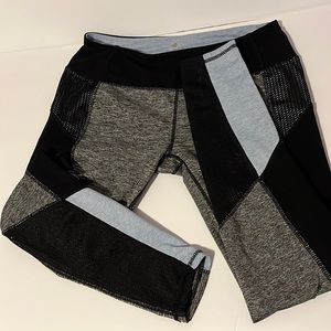 Tangerine leggings size s/ch black, grey, light blue. Pre-Owned. Good Condition.